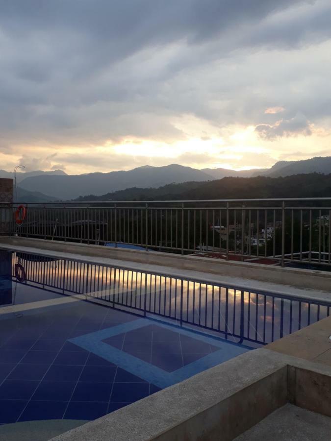 Hotel Bellavista Premium Villeta Kültér fotó